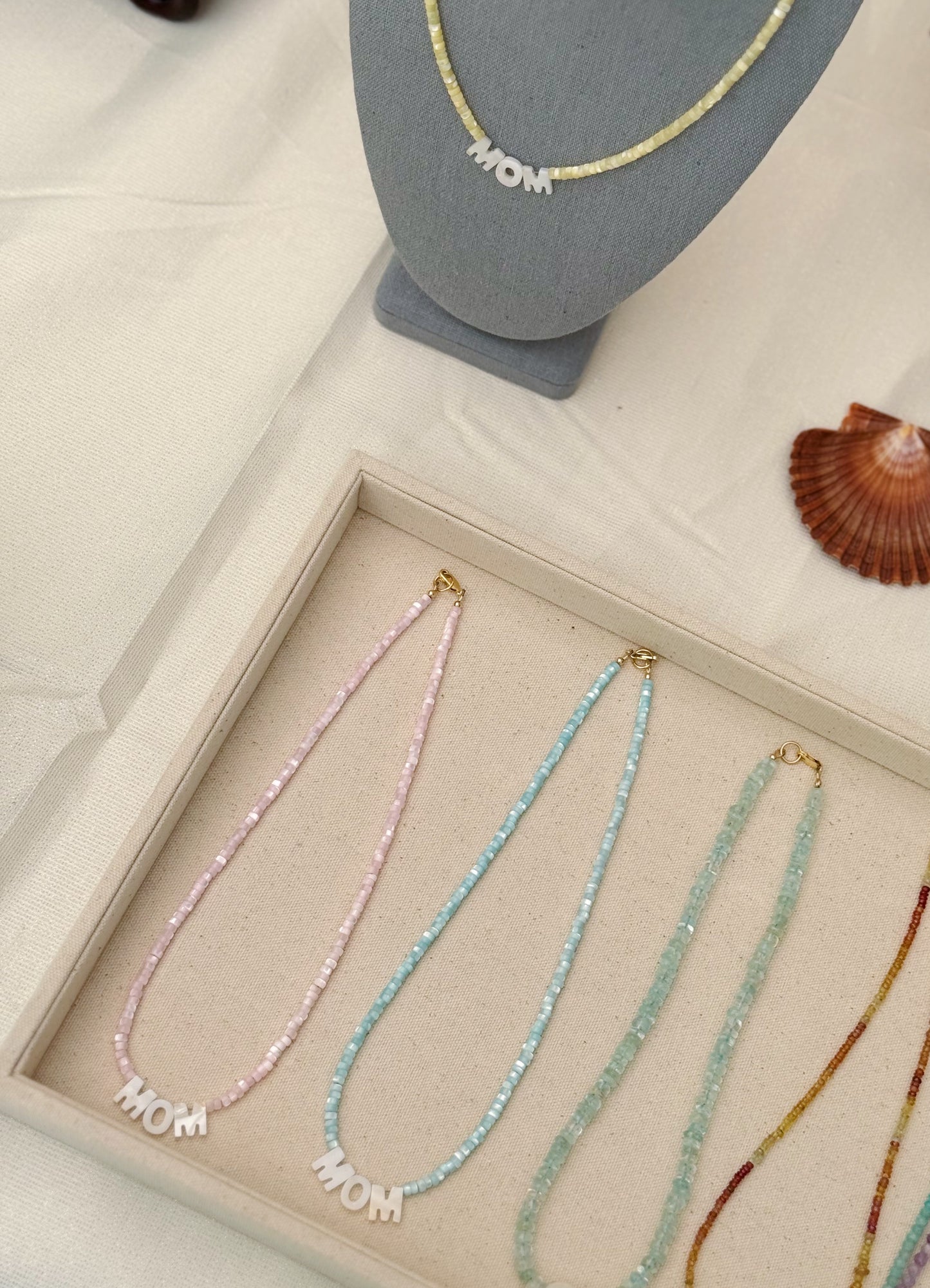 MOM Necklace